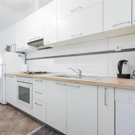 公寓 2 Bedroom Awesome In *
