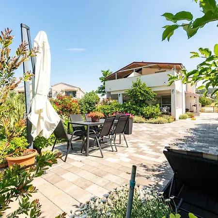 2 Bedroom Awesome In *